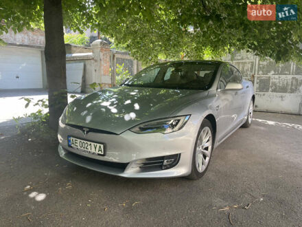 Тесла Модель С 2018 в Днепре (Днепропетровске) на Automoto.ua Серый Тесла Модель С, объемом двигателя 0 л и пробегом 217 тыс. км за 27670 $, фото 1 на Automoto.ua