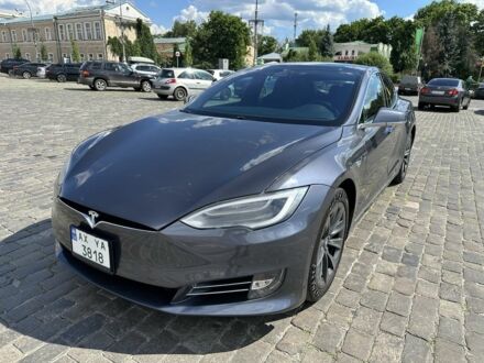 Серый Тесла Модель С, объемом двигателя 0 л и пробегом 112 тыс. км за 20800 $, фото 1 на Automoto.ua