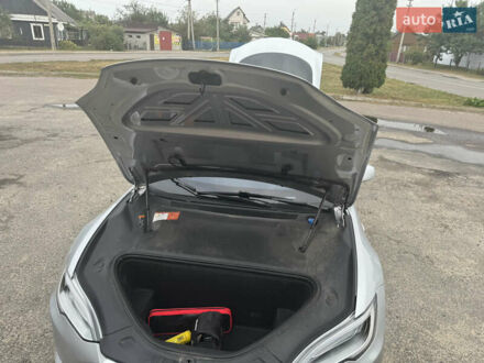 Тесла Модель С 2018 в Сарнах на Automoto.ua Серый Тесла Модель С, объемом двигателя 0 л и пробегом 179 тыс. км за 25300 $, фото 1 на Automoto.ua