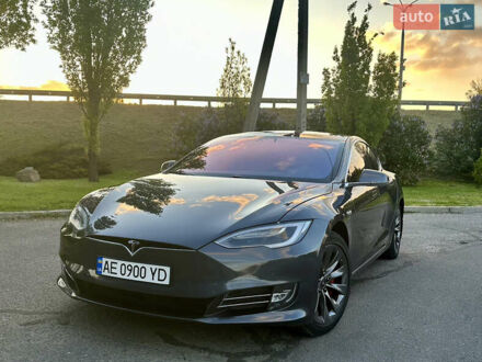 Тесла Модель С 2018 у Дніпро (Дніпропетровську) на Automoto.ua Сірий Тесла Модель С, об'ємом двигуна 0 л та пробігом 124 тис. км за 22400 $, фото 1 на Automoto.ua