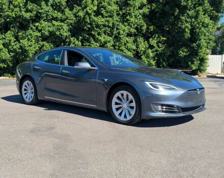 Серый Тесла Модель С, объемом двигателя 0 л и пробегом 31 тыс. км за 10000 $, фото 1 на Automoto.ua