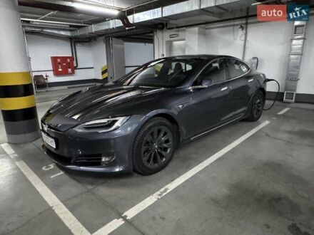 Тесла Модель С 2018 в Киеве на Automoto.ua Серый Тесла Модель С, объемом двигателя 0 л и пробегом 42 тыс. км за 49000 $, фото 1 на Automoto.ua