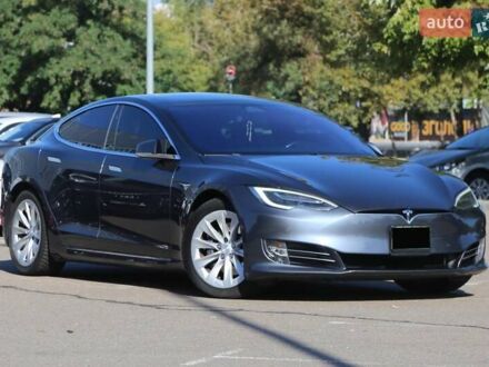 Тесла Модель С 2018 у Києві на Automoto.ua Сірий Тесла Модель С, об'ємом двигуна 0 л та пробігом 93 тис. км за 22500 $, фото 1 на Automoto.ua