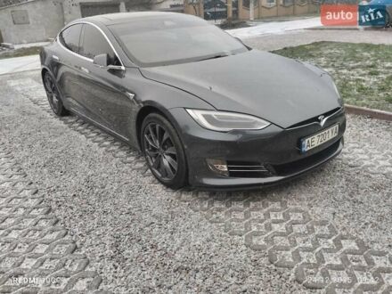 Сірий Тесла Модель С, об'ємом двигуна 0 л та пробігом 115 тис. км за 25000 $, фото 1 на Automoto.ua