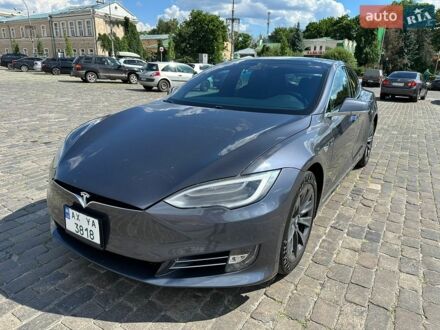 Серый Тесла Модель С, объемом двигателя 0 л и пробегом 112 тыс. км за 20800 $, фото 1 на Automoto.ua