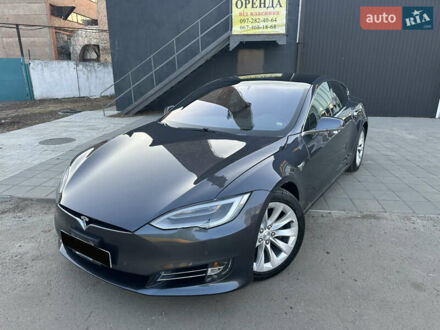 Тесла Модель С 2018 у Нежине на Automoto.ua Сірий Тесла Модель С, об'ємом двигуна 0 л та пробігом 89 тис. км за 20999 $, фото 1 на Automoto.ua