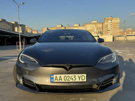 Серый Тесла Модель С, объемом двигателя 0 л и пробегом 116 тыс. км за 27500 $, фото 1 на Automoto.ua