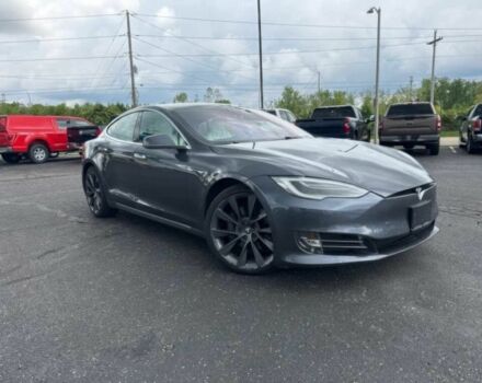 Серый Тесла Модель С, объемом двигателя 0 л и пробегом 44 тыс. км за 10600 $, фото 1 на Automoto.ua