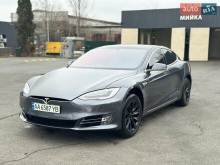 Тесла Модель С 2019 в Белой Церкве на Automoto.ua Серый Тесла Модель С, объемом двигателя 0 л и пробегом 62 тыс. км за 35000 $, фото 1 на Automoto.ua