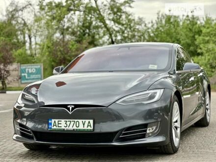 Сірий Тесла Модель С, об'ємом двигуна 0 л та пробігом 43 тис. км за 36900 $, фото 1 на Automoto.ua