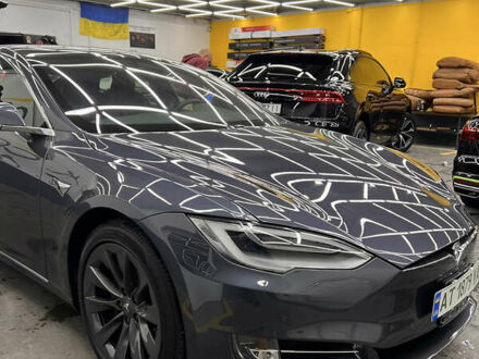 Тесла Модель С 2020 у Івано-Франківську на Automoto.ua Сірий Тесла Модель С, об'ємом двигуна 0 л та пробігом 25 тис. км за 35000 $, фото 1 на Automoto.ua