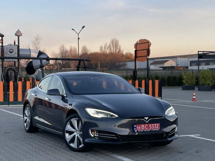 Серый Тесла Модель С, объемом двигателя 0 л и пробегом 28 тыс. км за 28500 $, фото 1 на Automoto.ua