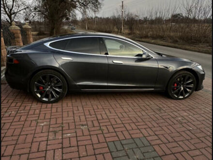 Серый Тесла Модель С, объемом двигателя 0 л и пробегом 55 тыс. км за 30000 $, фото 1 на Automoto.ua