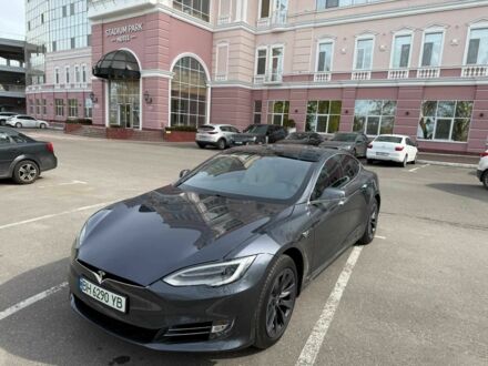 Серый Тесла Модель С, объемом двигателя 0 л и пробегом 100 тыс. км за 27000 $, фото 1 на Automoto.ua