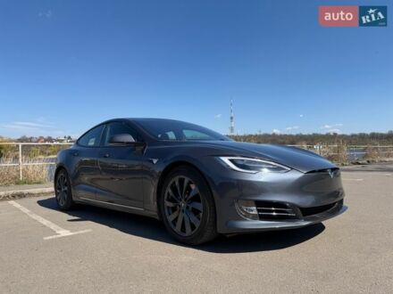 Серый Тесла Модель С, объемом двигателя 0 л и пробегом 83 тыс. км за 31000 $, фото 1 на Automoto.ua