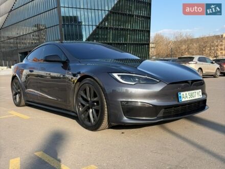 Серый Тесла Модель С, объемом двигателя 0 л и пробегом 65 тыс. км за 37000 $, фото 1 на Automoto.ua