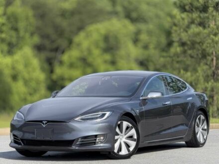 Тесла Модель С 2021 у Ужгороді на Automoto.ua Сірий Тесла Модель С, об'ємом двигуна 0 л та пробігом 36 тис. км за 16500 $, фото 1 на Automoto.ua
