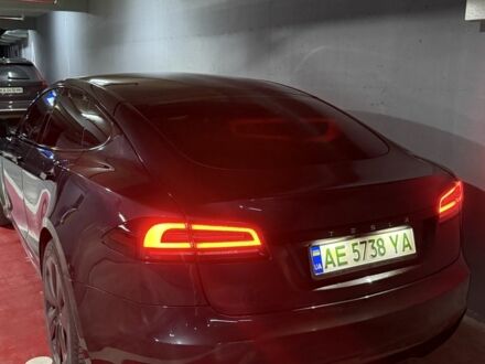 Серый Тесла Модель С, объемом двигателя 0 л и пробегом 77 тыс. км за 51874 $, фото 1 на Automoto.ua