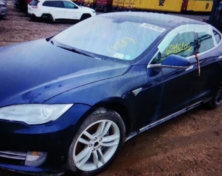 Синий Тесла Модель С, объемом двигателя 0 л и пробегом 500 тыс. км за 10000 $, фото 1 на Automoto.ua