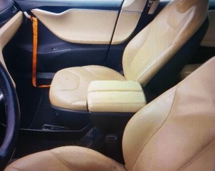 Синий Тесла Модель С, объемом двигателя 0 л и пробегом 500 тыс. км за 10000 $, фото 3 на Automoto.ua