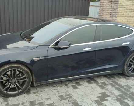 Синий Тесла Модель С, объемом двигателя 0 л и пробегом 145 тыс. км за 14000 $, фото 2 на Automoto.ua