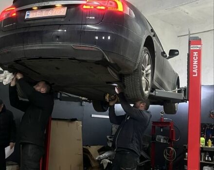 Синий Тесла Модель С, объемом двигателя 0 л и пробегом 294 тыс. км за 13200 $, фото 4 на Automoto.ua