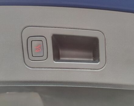 Синий Тесла Модель С, объемом двигателя 0 л и пробегом 125 тыс. км за 17000 $, фото 16 на Automoto.ua