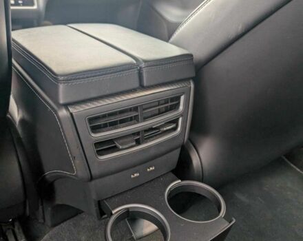 Тесла Модель С 2018 в Киеве на Automoto.ua Синий Тесла Модель С, объемом двигателя 0 л и пробегом 140 тыс. км за 16300 $, фото 13 на Automoto.ua