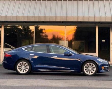 Синий Тесла Модель С, объемом двигателя 0 л и пробегом 88 тыс. км за 9000 $, фото 3 на Automoto.ua