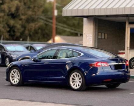 Синий Тесла Модель С, объемом двигателя 0 л и пробегом 88 тыс. км за 9000 $, фото 5 на Automoto.ua