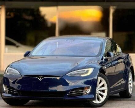 Синий Тесла Модель С, объемом двигателя 0 л и пробегом 88 тыс. км за 9000 $, фото 2 на Automoto.ua