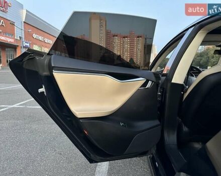 Синій Тесла Модель С, об'ємом двигуна 0 л та пробігом 165 тис. км за 13300 $, фото 35 на Automoto.ua