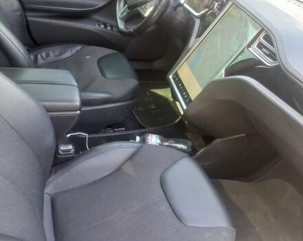 Синий Тесла Модель С, объемом двигателя 0 л и пробегом 180 тыс. км за 11300 $, фото 10 на Automoto.ua