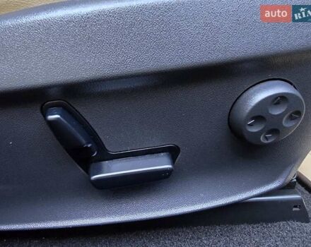 Синій Тесла Модель С, об'ємом двигуна 0 л та пробігом 155 тис. км за 12499 $, фото 53 на Automoto.ua