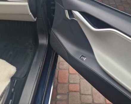 Синий Тесла Модель С, объемом двигателя 0 л и пробегом 145 тыс. км за 16600 $, фото 14 на Automoto.ua