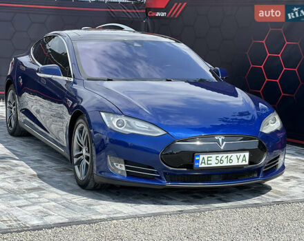 Синий Тесла Модель С, объемом двигателя 0 л и пробегом 200 тыс. км за 13500 $, фото 1 на Automoto.ua
