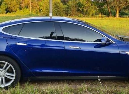 Синий Тесла Модель С, объемом двигателя 0 л и пробегом 125 тыс. км за 12900 $, фото 8 на Automoto.ua