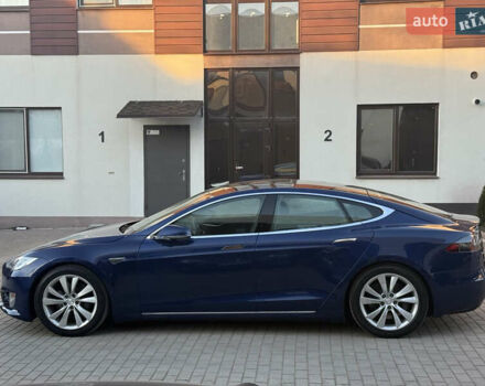 Синий Тесла Модель С, объемом двигателя 0 л и пробегом 150 тыс. км за 18500 $, фото 4 на Automoto.ua
