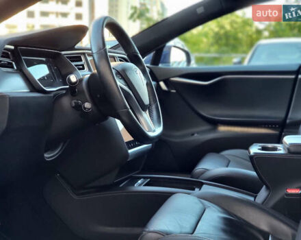Тесла Модель С 2017 у Києві на Automoto.ua Синій Тесла Модель С, об'ємом двигуна 0 л та пробігом 159 тис. км за 17900 $, фото 13 на Automoto.ua