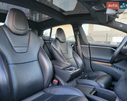 Тесла Модель С 2017 у Києві на Automoto.ua Синій Тесла Модель С, об'ємом двигуна 0 л та пробігом 159 тис. км за 17900 $, фото 11 на Automoto.ua