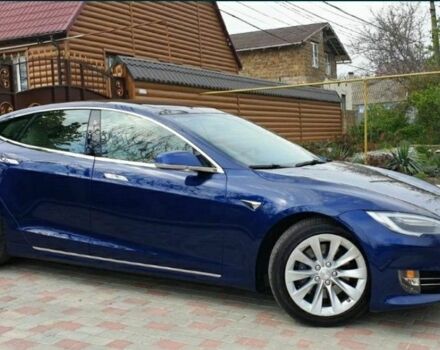Синий Тесла Модель С, объемом двигателя 0 л и пробегом 9 тыс. км за 1160 $, фото 1 на Automoto.ua
