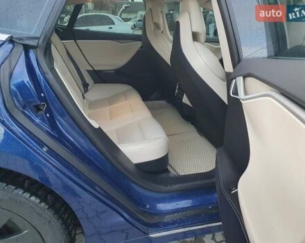 Синий Тесла Модель С, объемом двигателя 0 л и пробегом 130 тыс. км за 25000 $, фото 11 на Automoto.ua