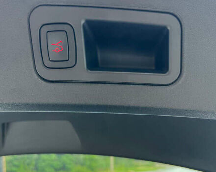 Синій Тесла Модель С, об'ємом двигуна 0 л та пробігом 206 тис. км за 24522 $, фото 33 на Automoto.ua