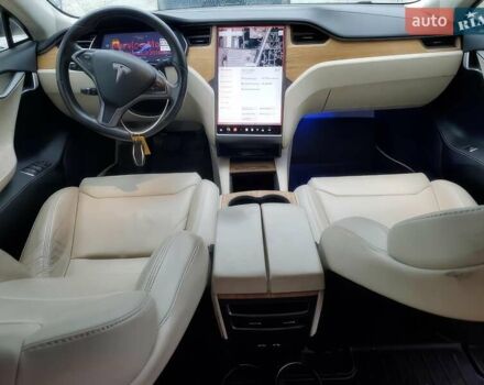 Синий Тесла Модель С, объемом двигателя 0 л и пробегом 56 тыс. км за 9000 $, фото 6 на Automoto.ua