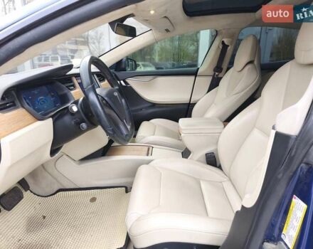 Синій Тесла Модель С, об'ємом двигуна 0 л та пробігом 126 тис. км за 18900 $, фото 10 на Automoto.ua