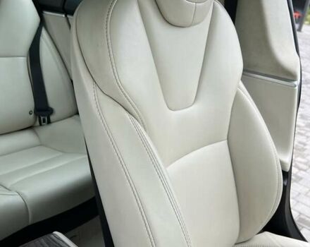 Синій Тесла Модель С, об'ємом двигуна 0 л та пробігом 49 тис. км за 42000 $, фото 24 на Automoto.ua