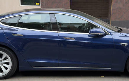 Синий Тесла Модель С, объемом двигателя 0 л и пробегом 131 тыс. км за 20300 $, фото 2 на Automoto.ua