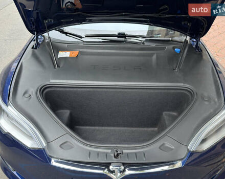 Синий Тесла Модель С, объемом двигателя 0 л и пробегом 131 тыс. км за 20300 $, фото 10 на Automoto.ua