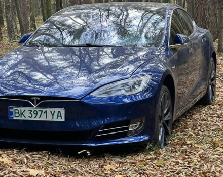 Синий Тесла Модель С, объемом двигателя 0 л и пробегом 81 тыс. км за 31000 $, фото 3 на Automoto.ua