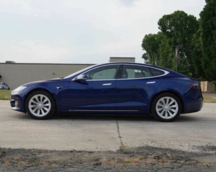 Синий Тесла Модель С, объемом двигателя 0 л и пробегом 46 тыс. км за 9100 $, фото 4 на Automoto.ua